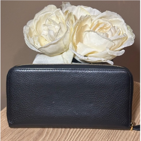 PRADA full size Zippy wallet black saffiano leather - Picture 2 of 10